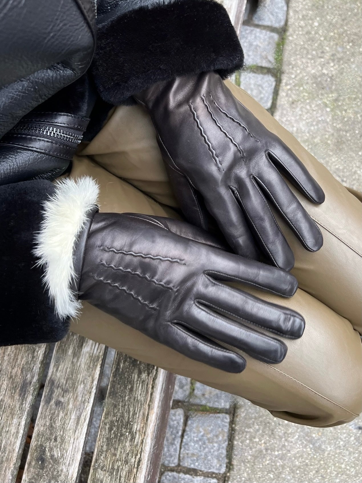 127-W Glove - Lamb Slink Leather -Accesories - Black