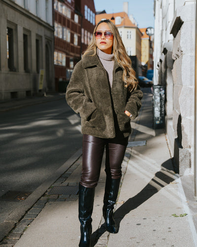 Irene, 65 cm. - Collar - Curly Lamb - Women - Army