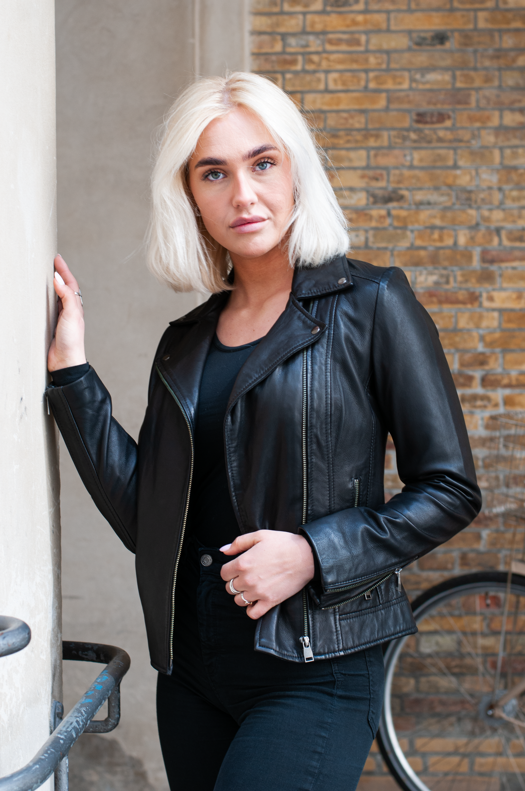 Bella - Lamb Malli Leather - Women - Black – Levinskyfurs