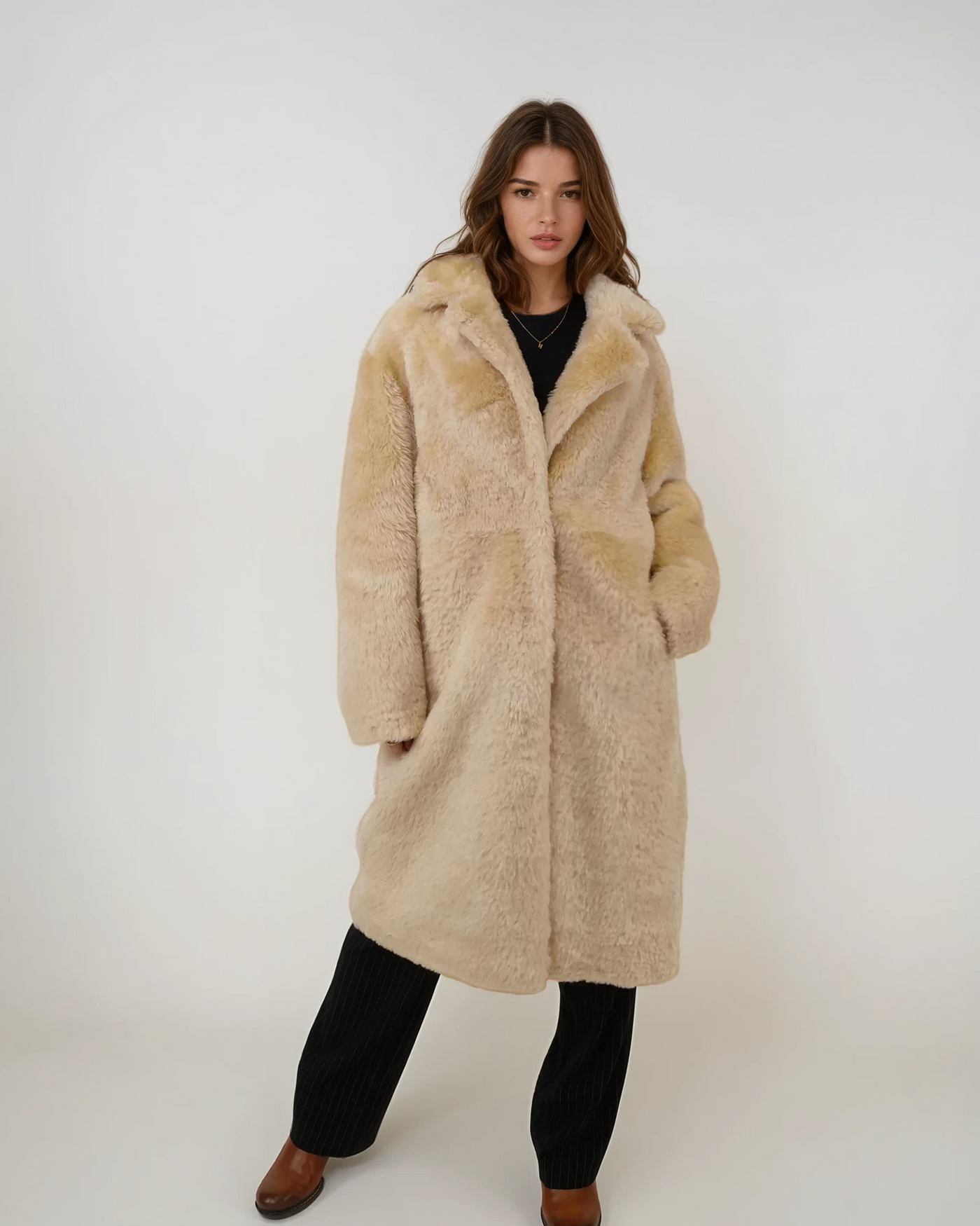 Izia, 105 cm. - Collar - La Coon Lamb - Women - Light Camel