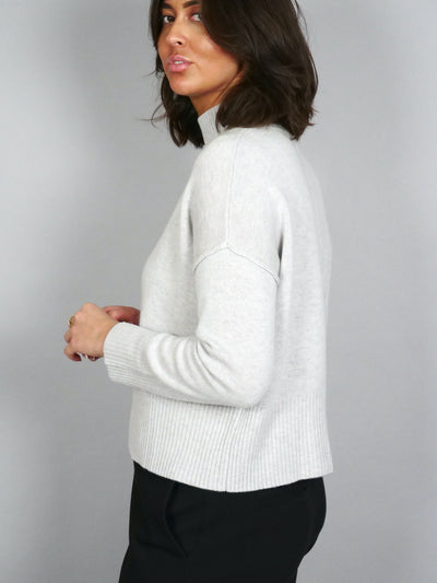 SY-23080 Sweater - 100% Wool - Accessories - Light Grey