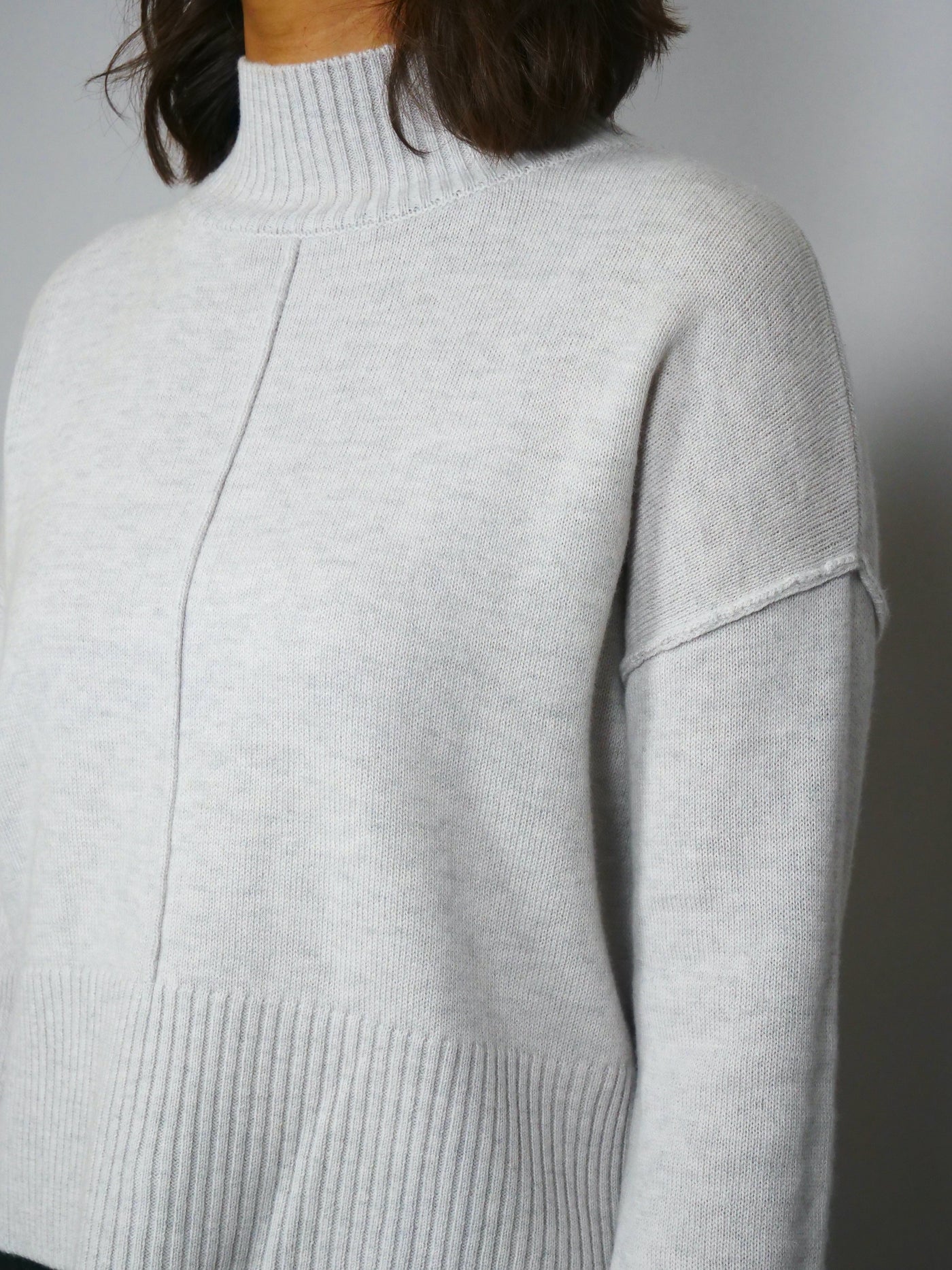 SY-23080 Sweater - 100% Wool - Accessories - Light Grey