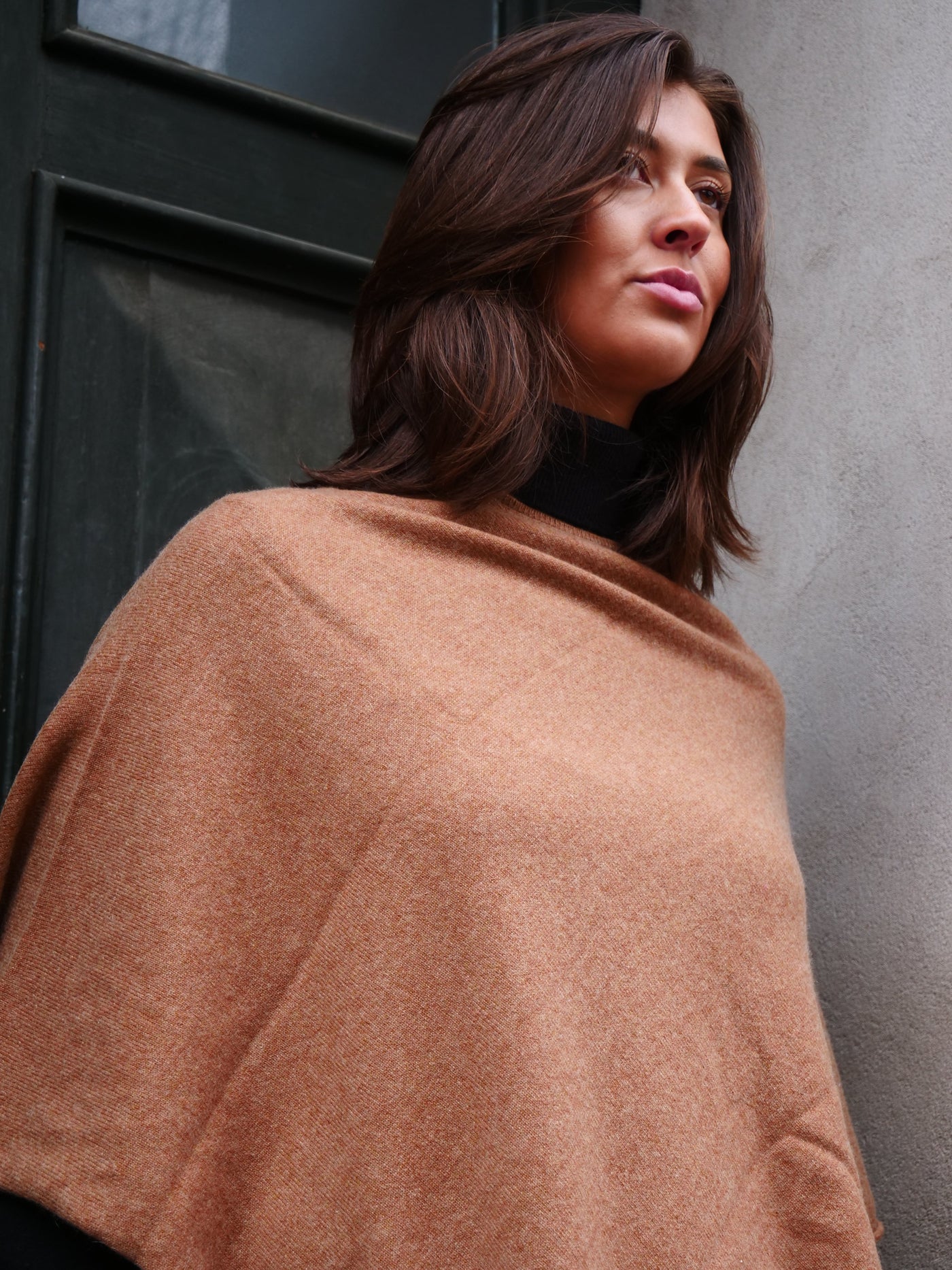 SY-24001 Poncho - 100% Cashmere - Accesories - Dark Camel